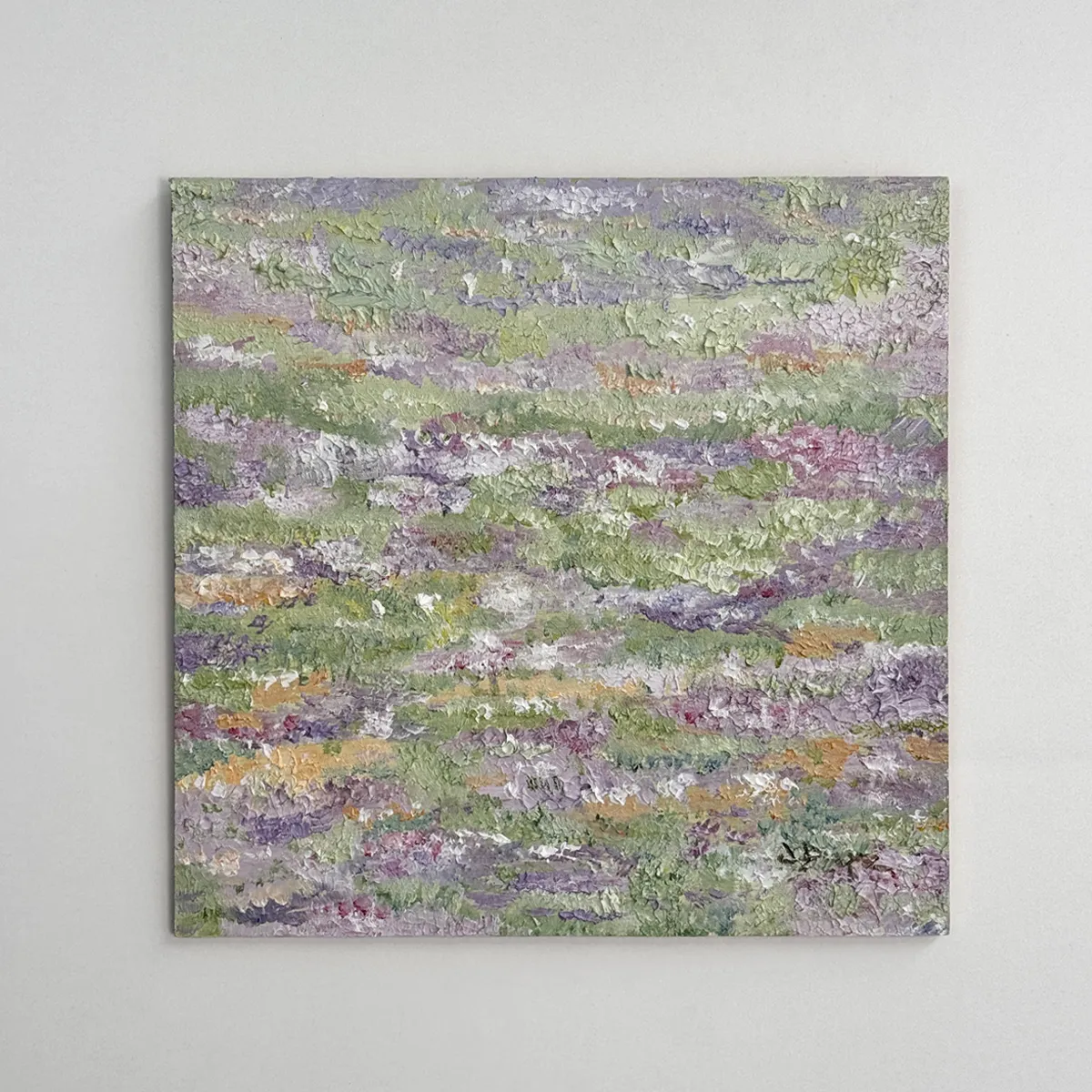 Interludio, óleo en verdes, malvas y ocres con textura densa